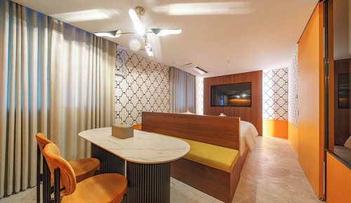 Premium Suite