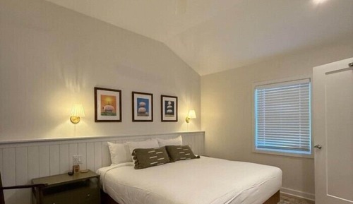 Double Room, 1 King Bed