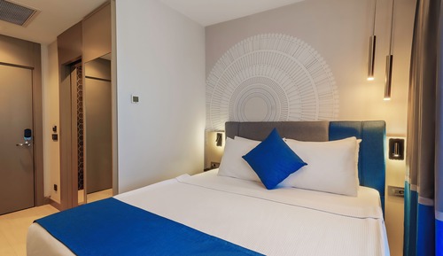 Standard Room, 1 Queen Bed, Non Smoking, City View