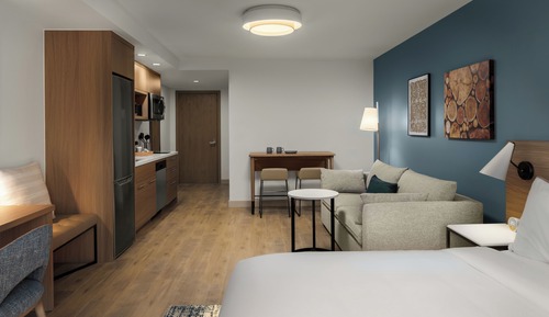 Studio, 1 King Bed with Sofa bed (Hearing Accessible)