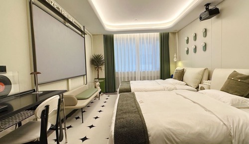 Standard Quadruple Room
