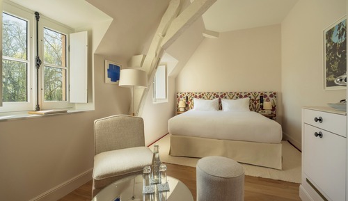 Comfort Room, Garden View