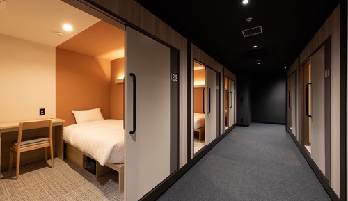 [For women only] Superior Capsule Room