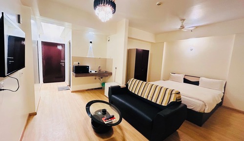 Executive Studio Suite, City View