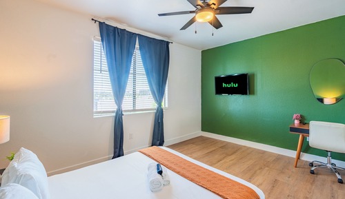 Luxury Apartment, 1 Queen Bed with Sofa bed, Non Smoking, Balcony
