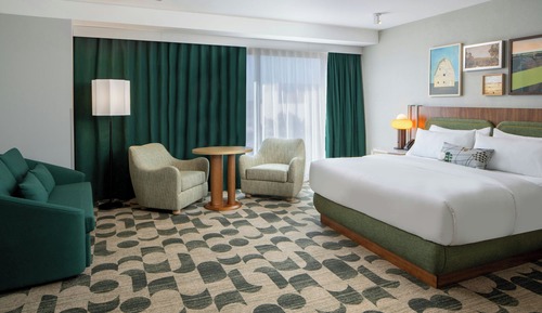Deluxe Room, 1 King Bed, City View