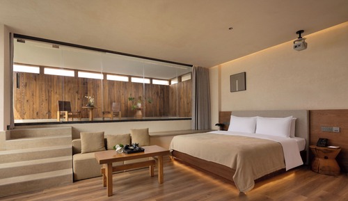 Grand Double Room, 1 Queen Bed, Patio, Garden View