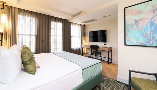 Wings Elysium Suite