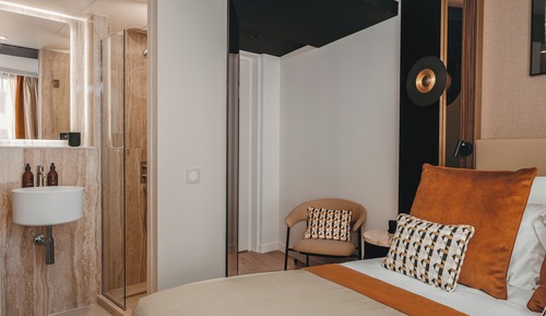 Cosy Double Room - Free Sauna and Gym Access