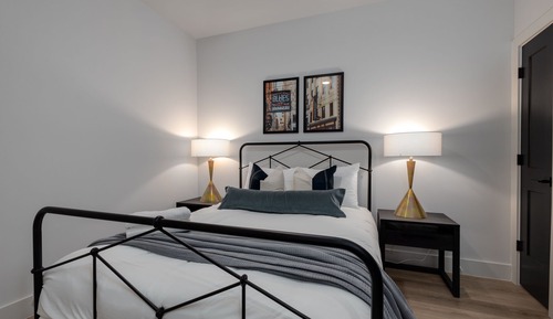 House (2 Bedrooms)