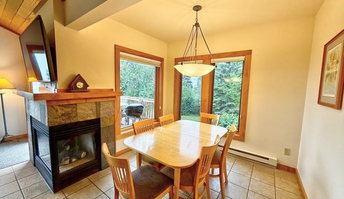 Condo (Hillside 2 Bedroom Condo w/ loft)