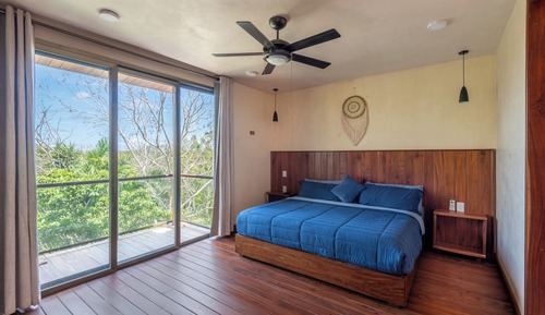 Deluxe Studio Suite, 1 King Bed, Courtyard View