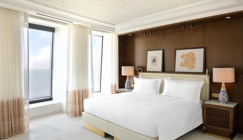 Junior Suite, 1 King Bed (View)