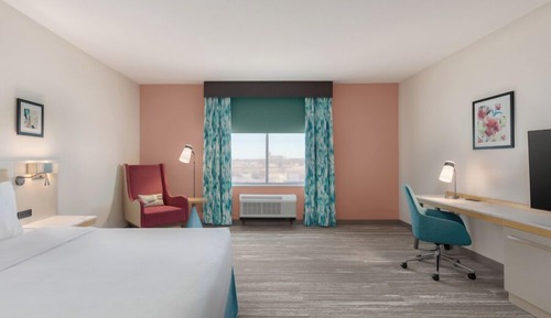 Room, 1 King Bed, Accessible, Bathtub (Mobility & Hearing)
