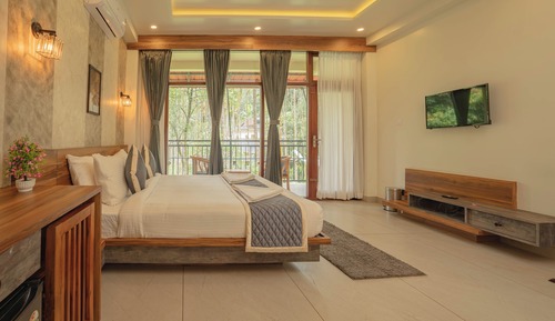 Deluxe Double Room, Garden View