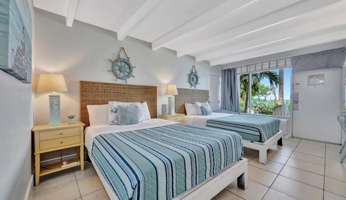 Luxury Studio, 2 Queen Beds, Patio, Ground Floor