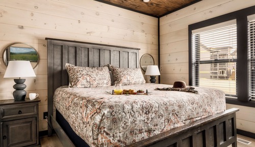 Luxury Cabin, 6 Bedrooms, Private Pool, Mountain View