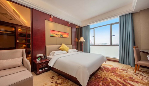 Luxury Twin Room, City View