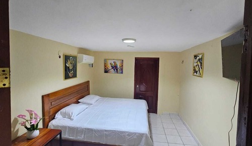 Economy Room, 1 King Bed