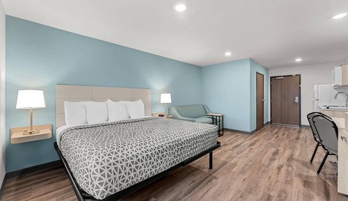 Suite, 1 King Bed, Non Smoking