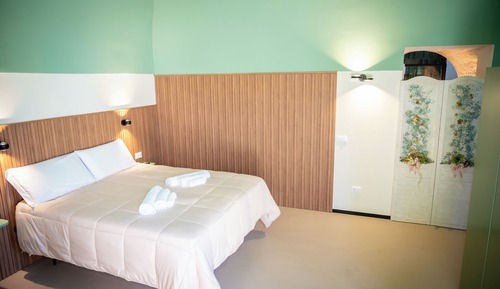 Junior Triple Room, 1 Bedroom, Non Smoking, Garden View