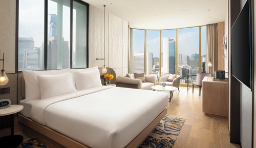 Premier Room, 1 King Bed, Corner