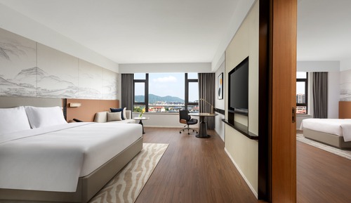 Suite, 2 Bedrooms (Living Area)