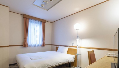Single Room, Smoking