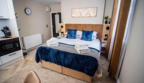 Deluxe Apartment, 1 Queen Bed with Sofa bed