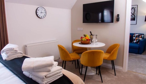 Deluxe Apartment