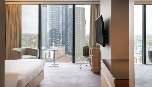Classic Room, 1 King Bed (Skyline Club)