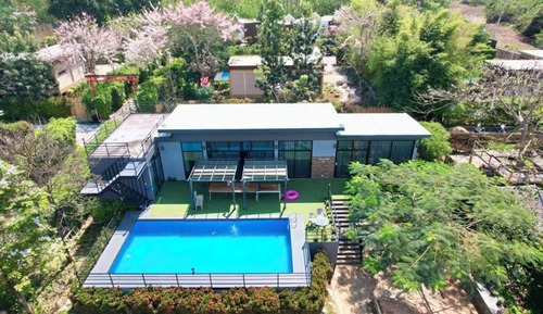 Modern Italian Pool Villa 5