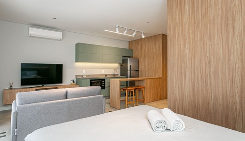 City Studio, 1 Queen Bed