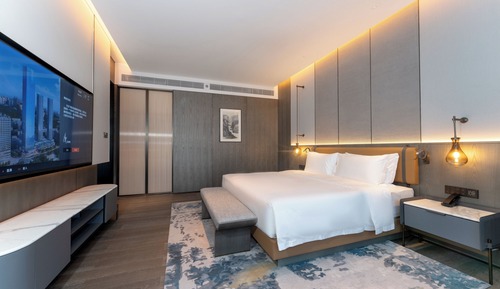 Executive Studio Suite, 1 King Bed, River View