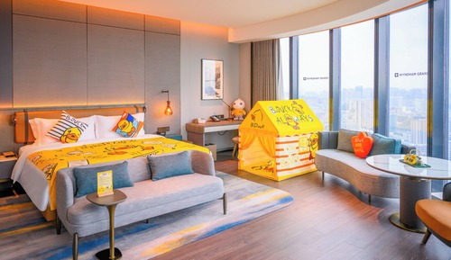 Family Triple Room, 1 King Bed (Parent Child)