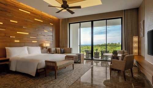 Premium Room, 1 King Bed, Balcony