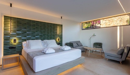 Royal Villa (Superior Villa up to 4 PAX)