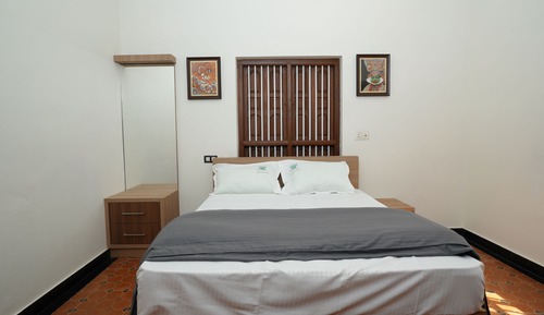Deluxe Room, 1 Queen Bed, Garden View