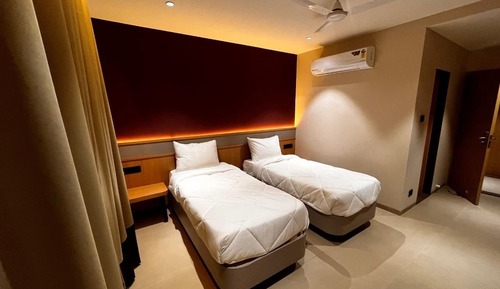 Basic Room, City View