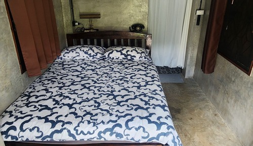 Standard Cabin, 1 Queen Bed, Garden View