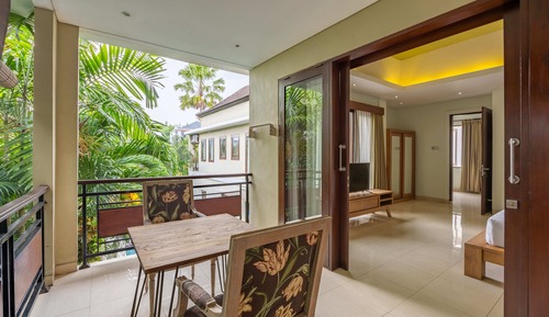 Deluxe Suite, Balcony