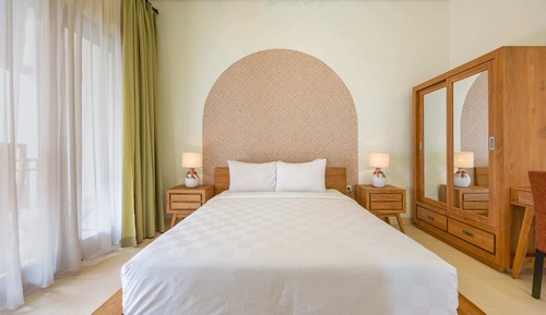 Suite, Balcony