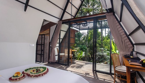  Angel Cabin with Pool Access