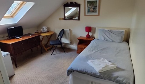 Basic Single Room, Shared Bathroom