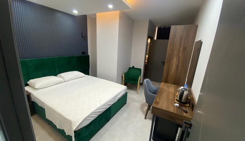 Deluxe Triple Room, 1 Bedroom, City View