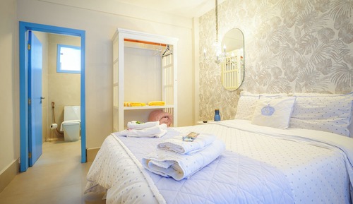 Room, Sea View