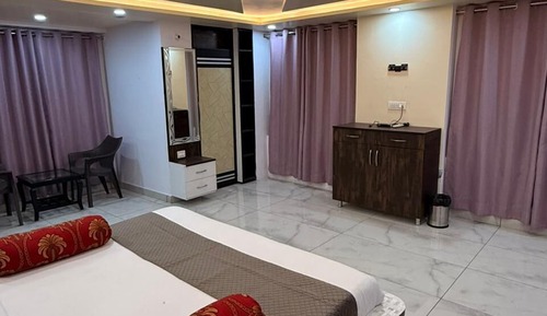 Honeymoon Room