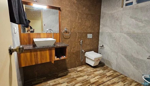 Deluxe Double or Twin Room, Balcony, Mountain View