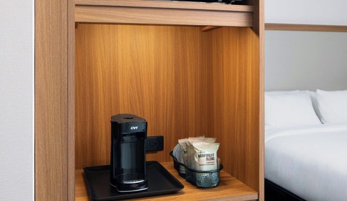 Room, 1 King Bed, Hearing Accessible (Roll-in Shower & Transfer Shower)