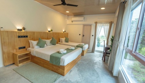 Deluxe Triple Room, City View